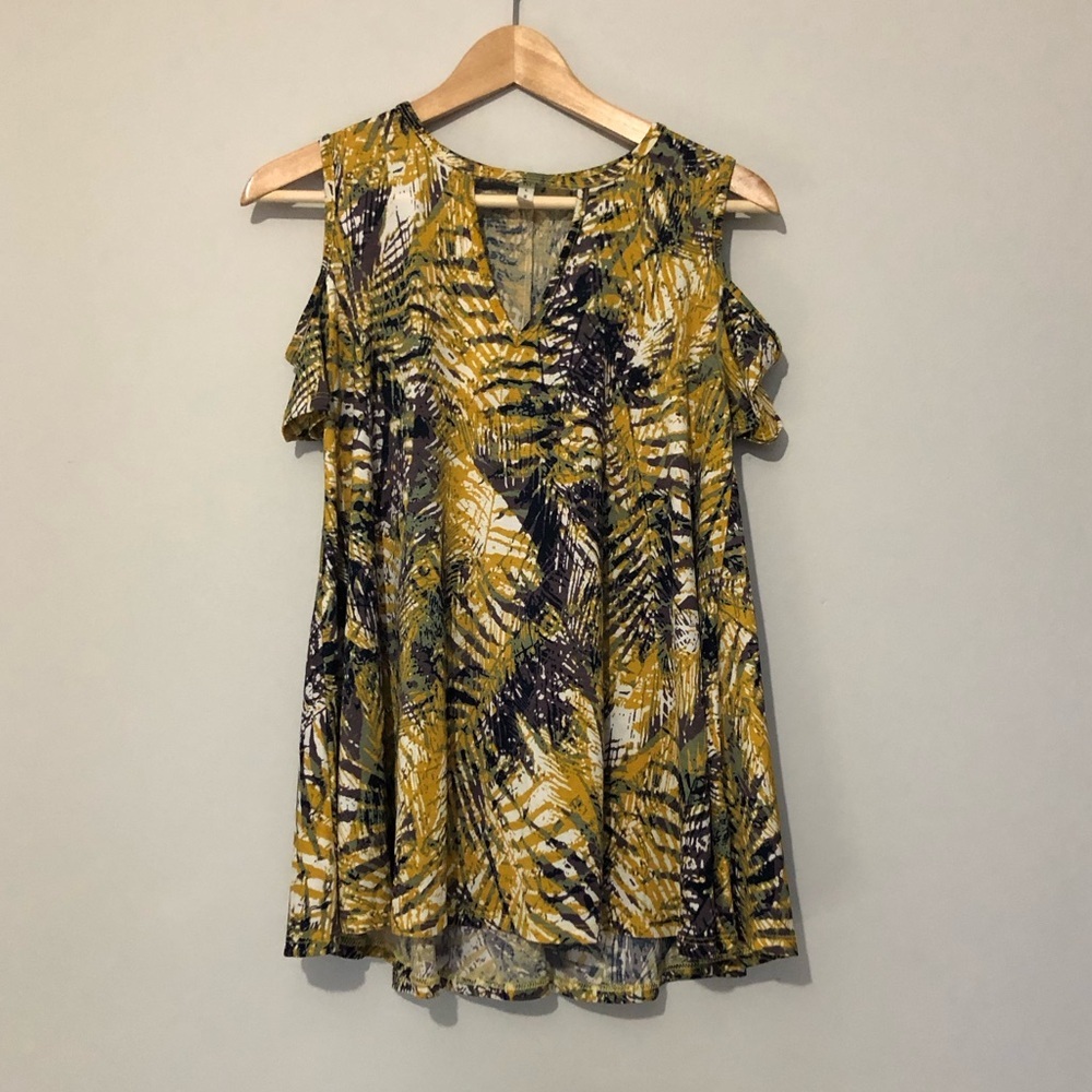 MTS Size Small Fern Print Spring Cold Shoulder Top